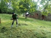 Areál - shrabání posečené trávy 25.6.2020