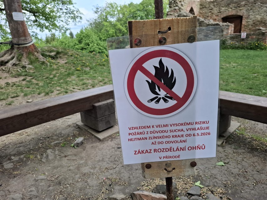 Zákaz rozdělávání ohnů